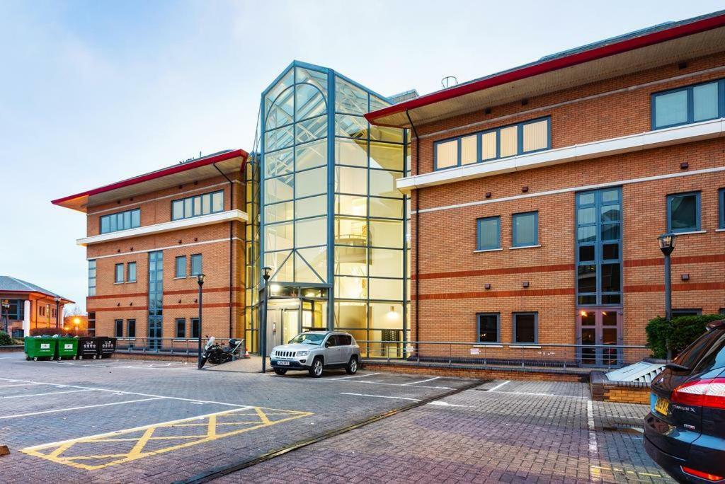 هارموندسورث Mondial Apartments At Heathrow المظهر الخارجي الصورة