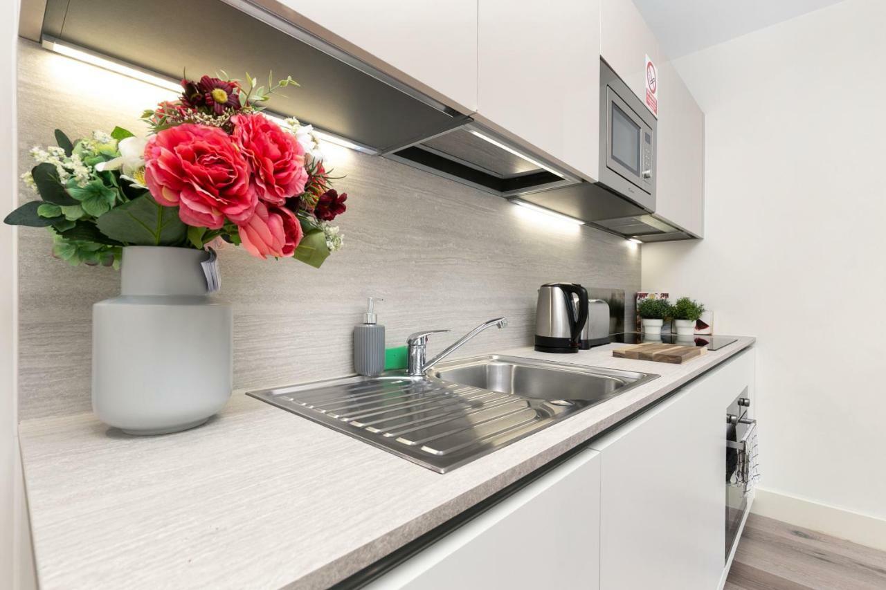 هارموندسورث Mondial Apartments At Heathrow المظهر الخارجي الصورة